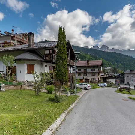 Casa Noris Apartman Falcade